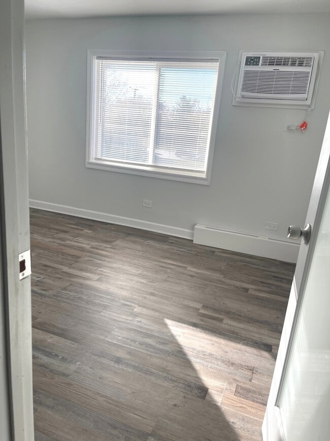 Building Photo - 287 8th St