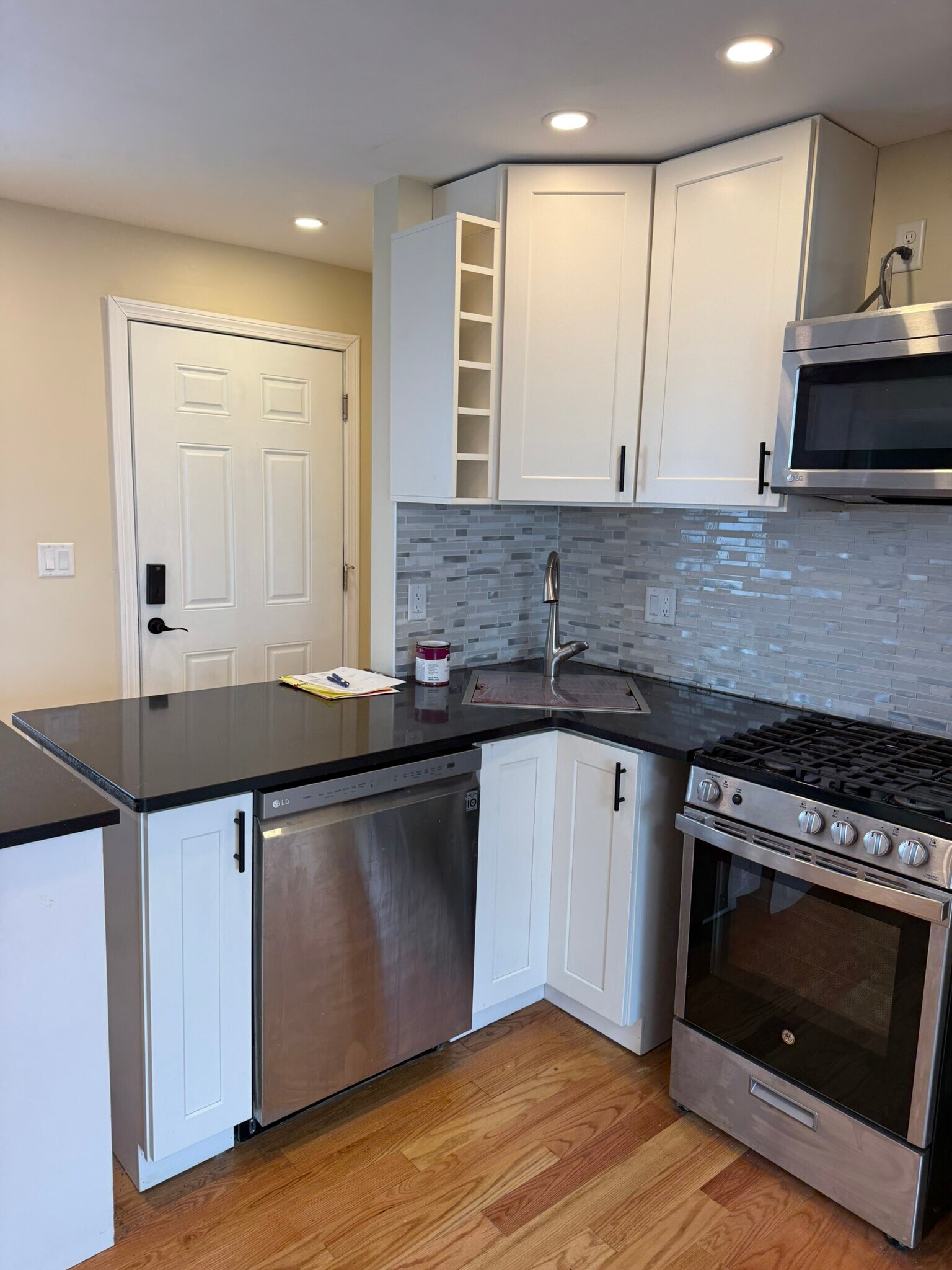 Kitchen - 7 Williston Rd