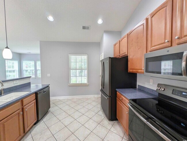 Building Photo - 33 Regal Ln