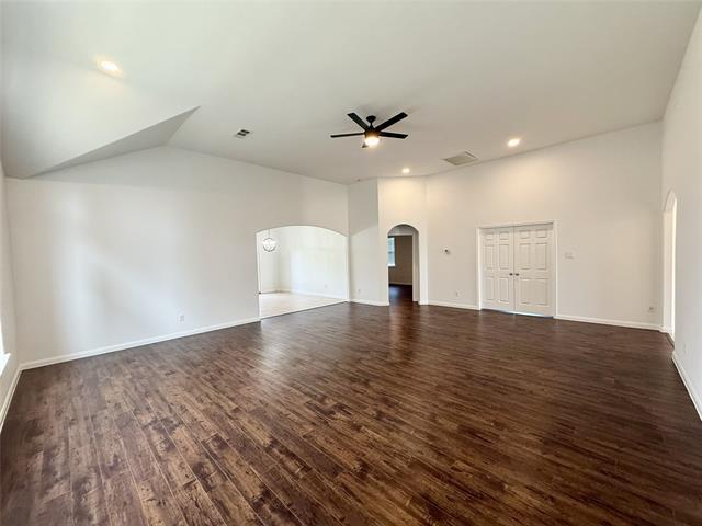 Building Photo - 205 Oriole Dr