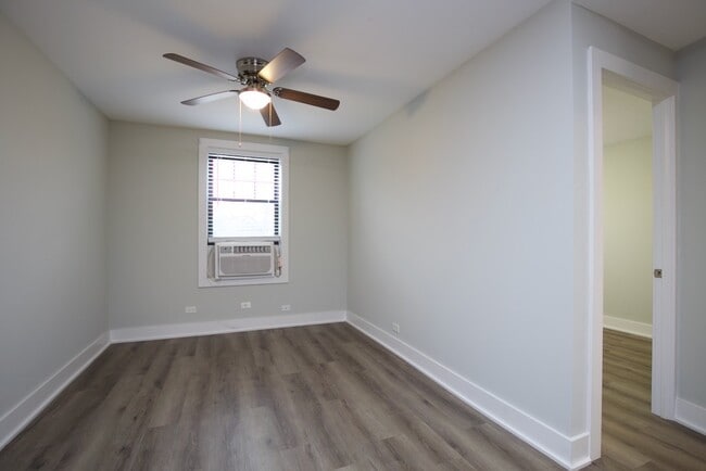 Building Photo - 725 St Johns Ave