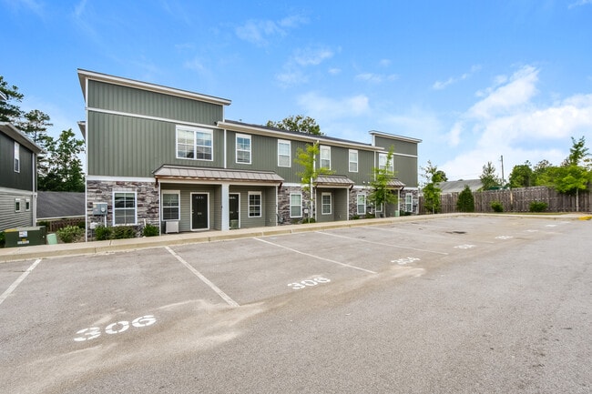 Building Photo - 304 High Grv Wy