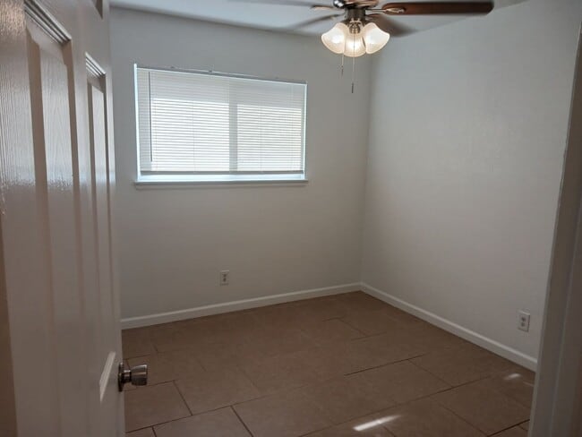 Building Photo - AFFORDABLE!!