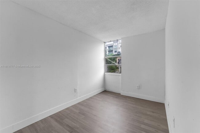 Building Photo - 6011 SW 69th St