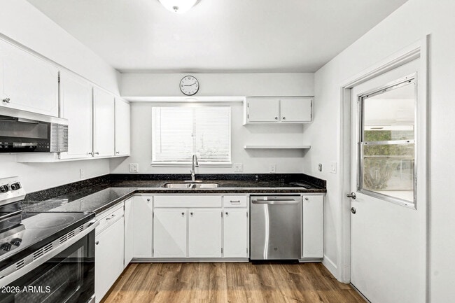 Building Photo - 5913 E Decatur St