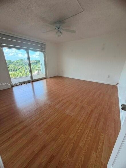 Building Photo - 6930 Miami Gardens Dr