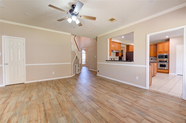 Building Photo - 7323 Sunset Bend Ln