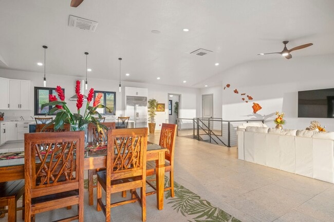 Building Photo - 604 Anapuni Lp