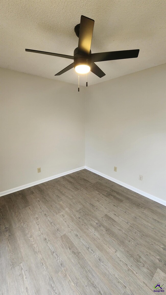 Building Photo - 101 Country Cove
