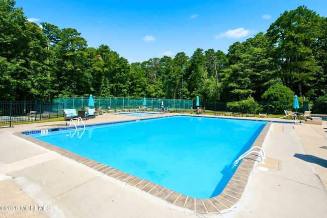 Building Photo - 702 Carnation Dr