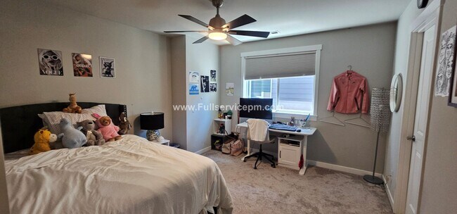 Building Photo - Newer Incredible home with all the amenities!