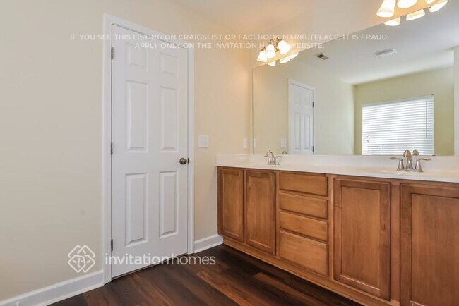 Building Photo - 577 Rolling Meadows Dr