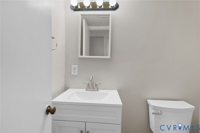 Building Photo - 2218 Kingsbrook Dr