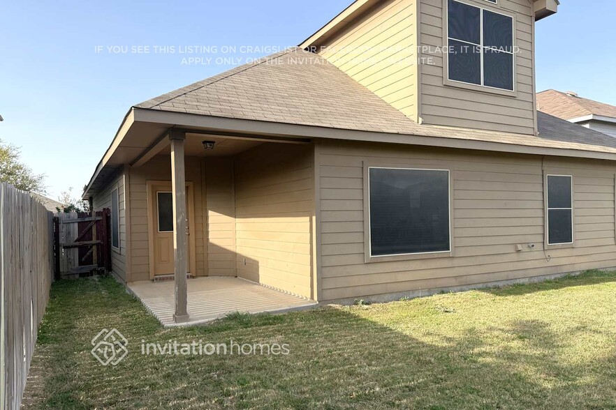 Building Photo - 805 Santa Rosa Dr