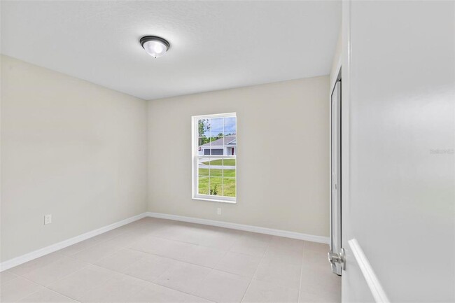 Building Photo - 11 Buffalo Grove Dr