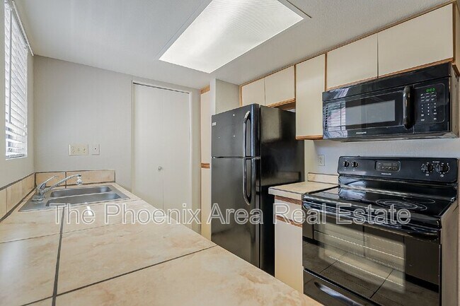 Building Photo - 2855 S Ext Rd