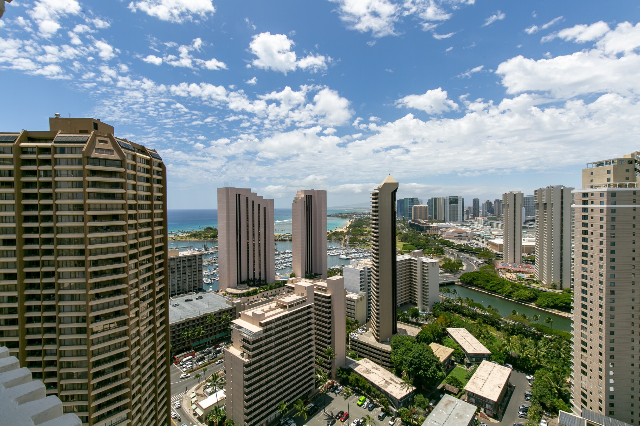 Building Photo - 343 Hobron Ln