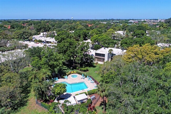 Building Photo - 567 Lakeside Dr