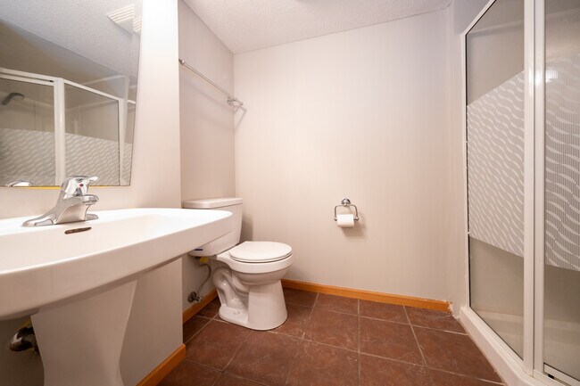 Building Photo - 12101 Waconia Cir NE