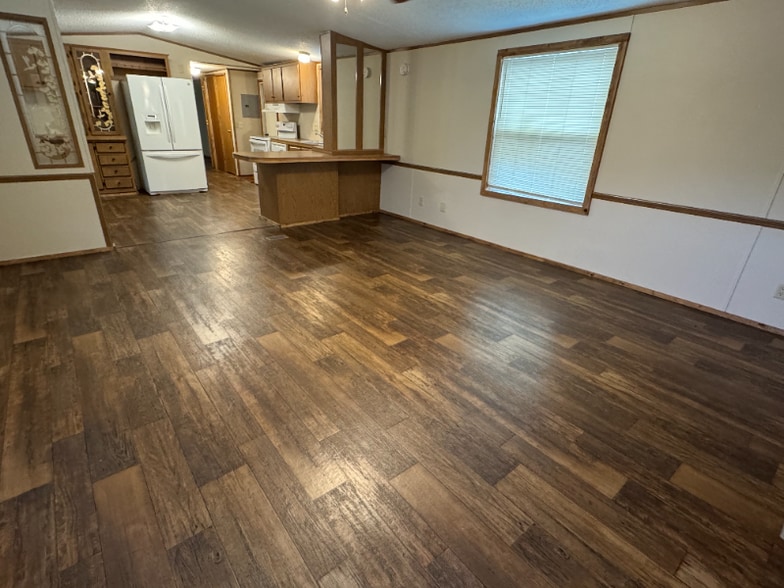 Building Photo - 4664 US-30