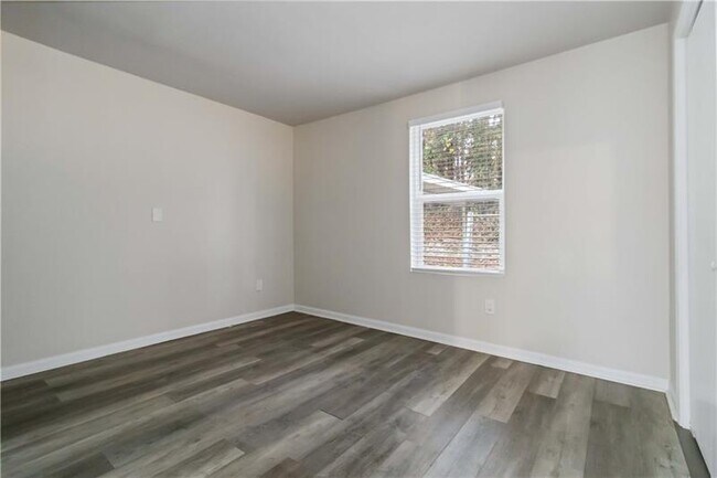 Building Photo - 3035 McLendon Cir NW