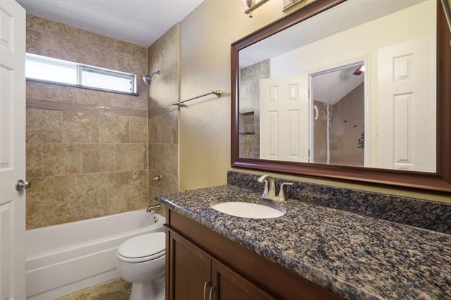 Building Photo - 2213 Heatherton Pl