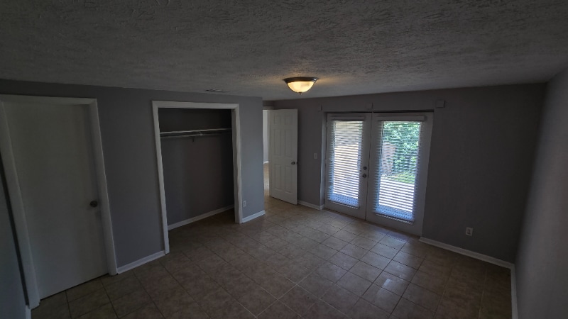 Building Photo - 825 Bradley Cir