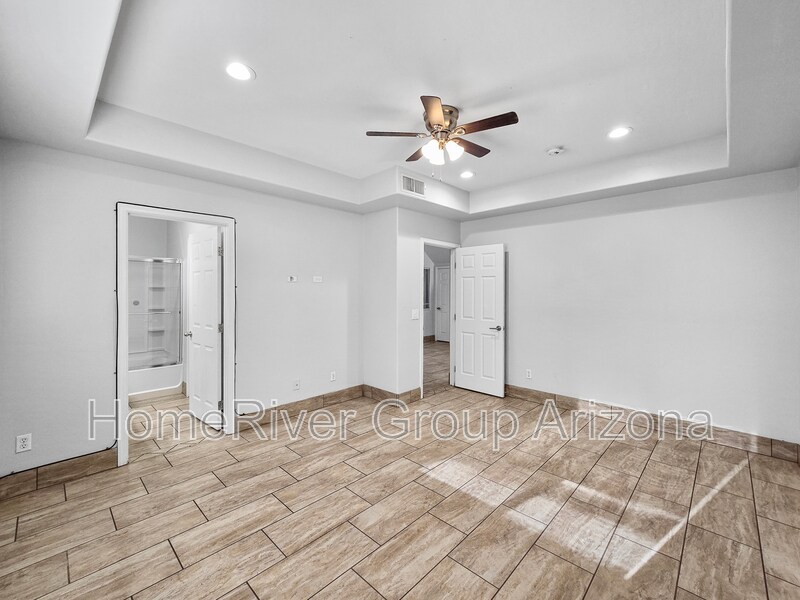 Building Photo - 1111 W Carson Rd