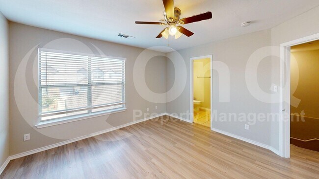 Building Photo - 3263 Wexford Dr