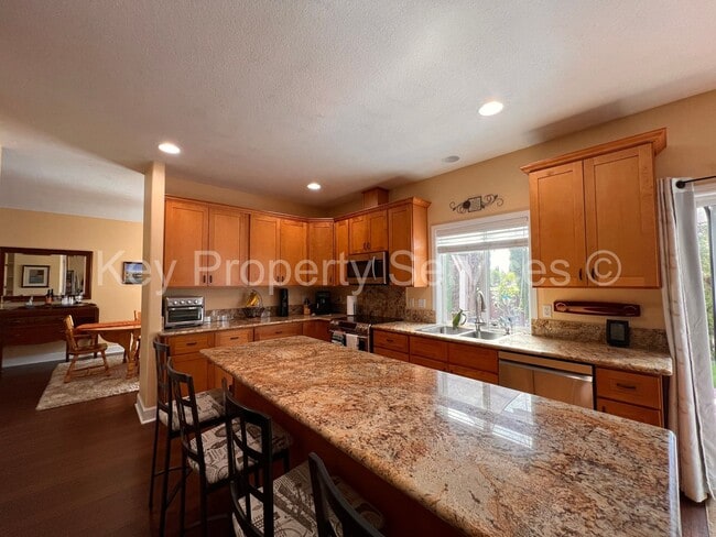 Building Photo - MOVE IN SPECIAL! HALF OFF! Spacious Felida...