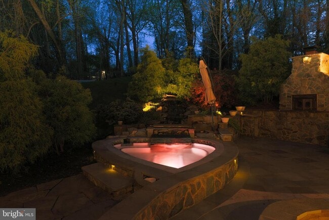 Building Photo - 6329 Linway Terrace