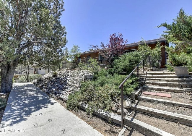 Building Photo - 675 Sunrise Blvd