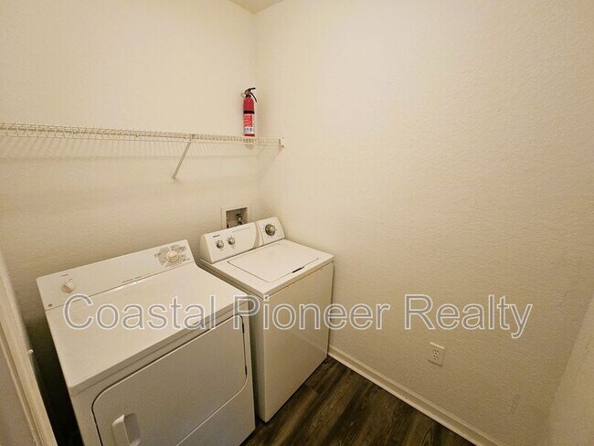 Building Photo - 17112 Carrington Park Dr