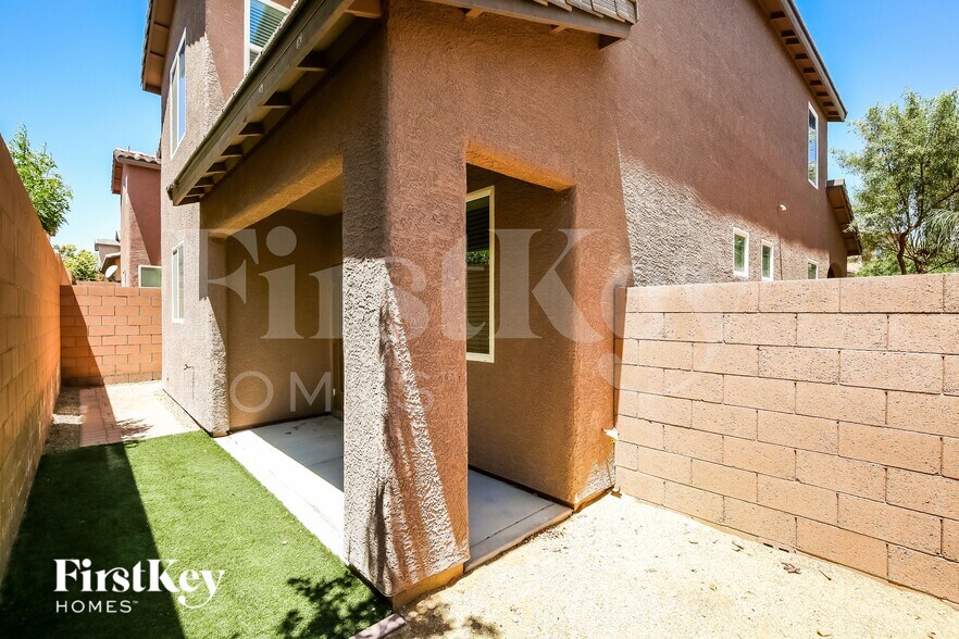 Building Photo - 9337 W Pearblossom Sky Ave
