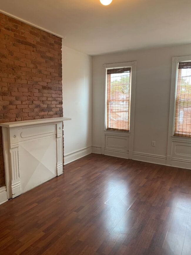 Building Photo - 3950-3952 Woolslayer Way