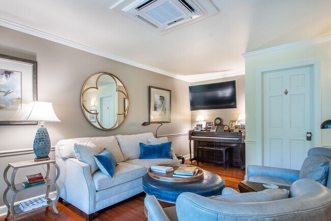 Building Photo - Immaculate Snee Farm Townhome for Rent!