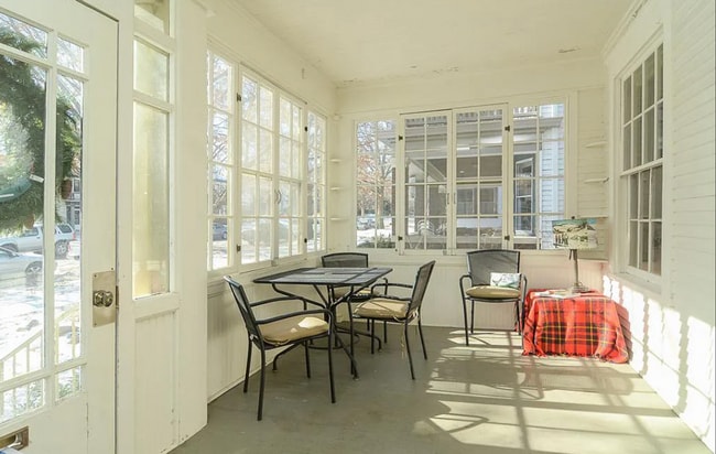 Building Photo - This Amazing 4BR/2 BA Home on Summit Hill ...