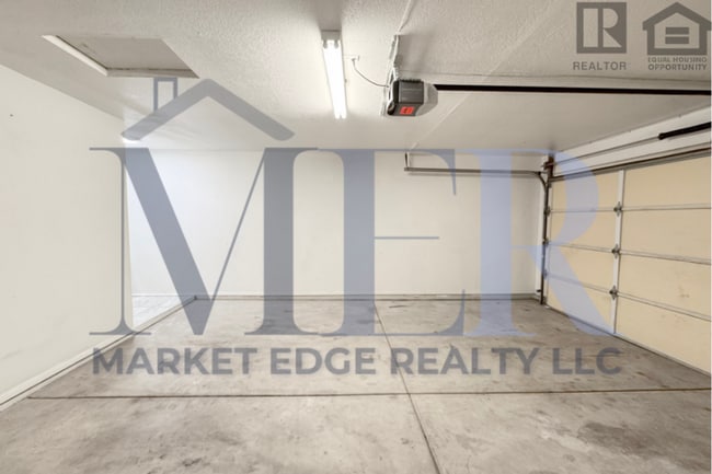 Building Photo - 3Bed/2Bath Home at Olive Ave/103rd Ave! Ready for Immediate Move-In! -- RV GATE! NO HOA!