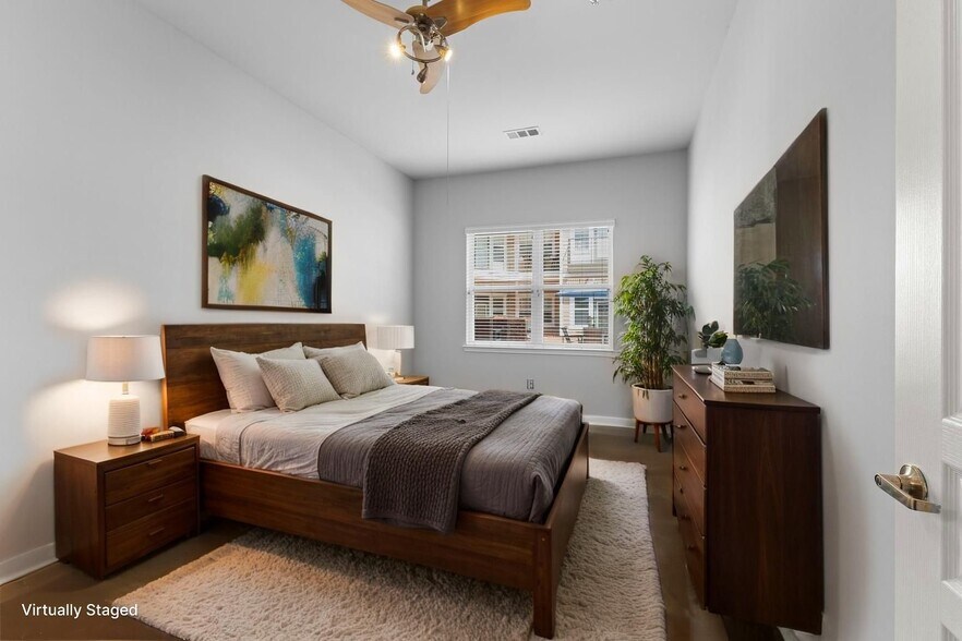 Building Photo - 3000 Vanderbilt Pl