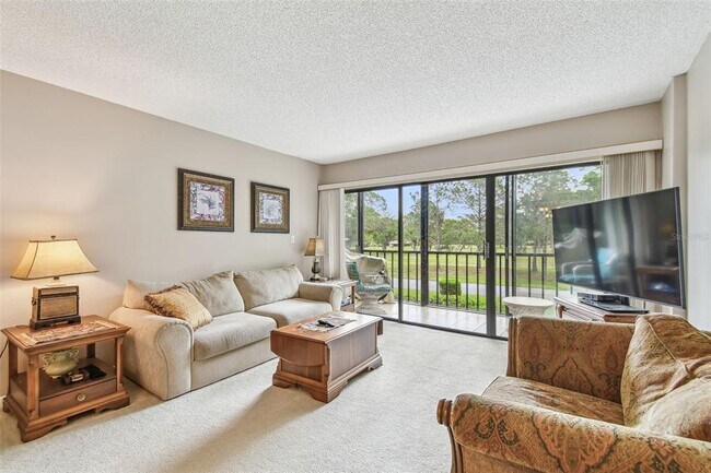 Building Photo - 2700 Cove Cay Dr