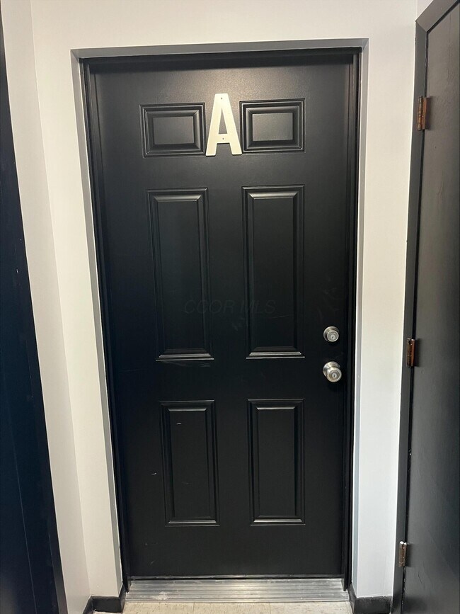 Building Photo - 4669 Hilton Ave