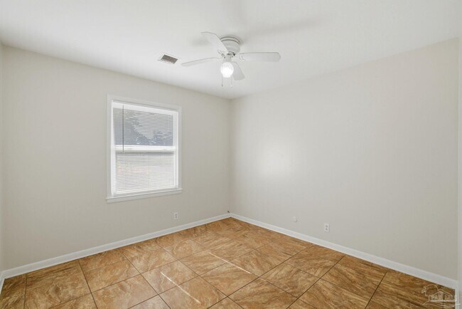 Building Photo - 5641 Hibiscus Rd