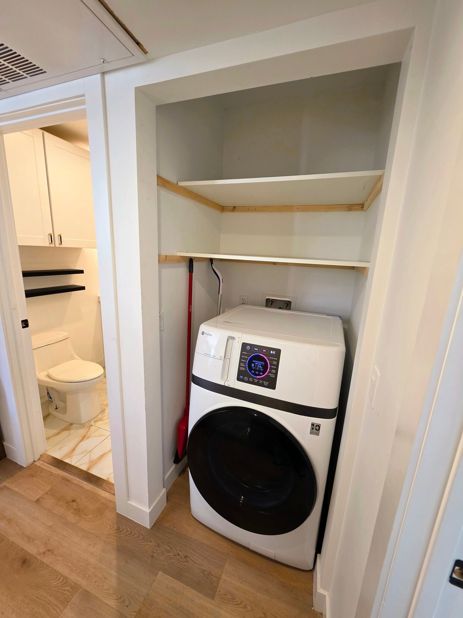 Building Photo - 14929 Titus St