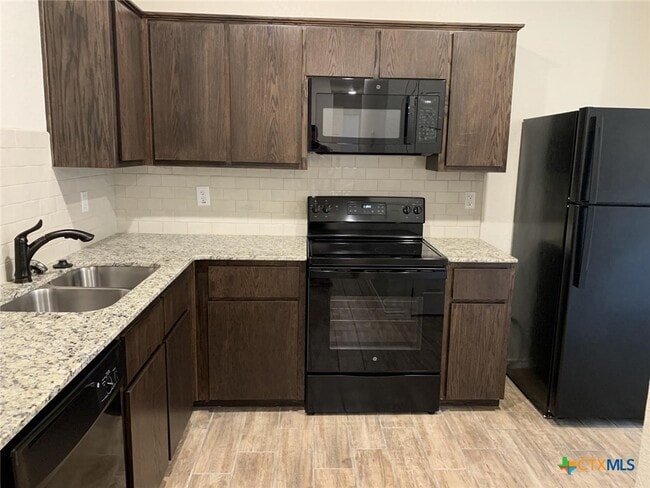 Building Photo - 2412 Alterman Dr