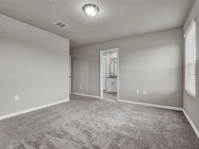 Building Photo - 743 Legacy Dr