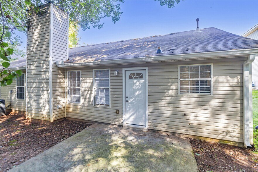 Building Photo - 3427 Waldrop Creek Trl