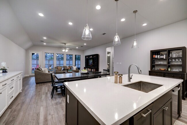 Building Photo - 804 Fall Rock Branch Dr