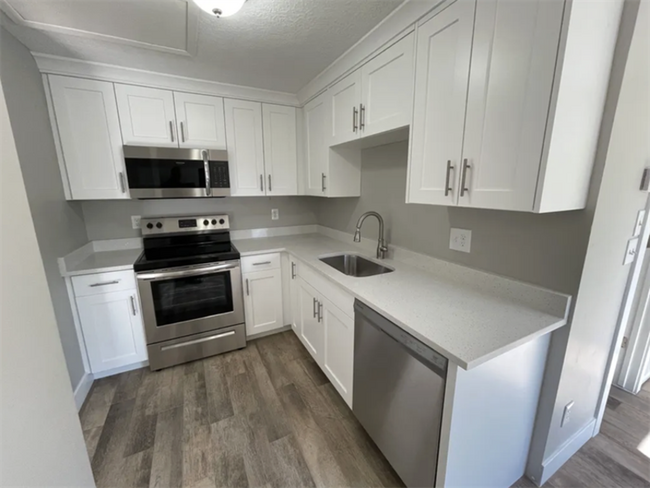 Building Photo - 945 S 900 W