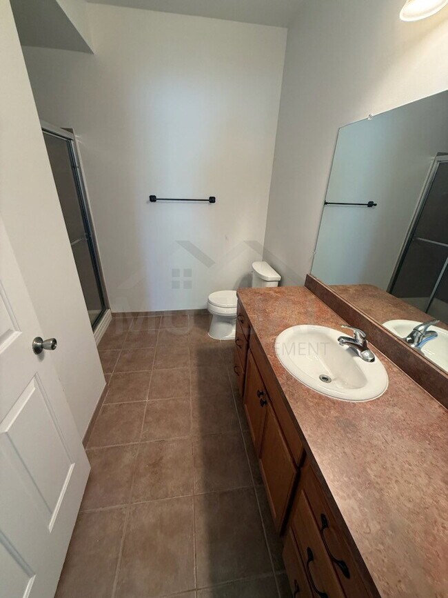 Building Photo - 48449 Manor Bridge Dr