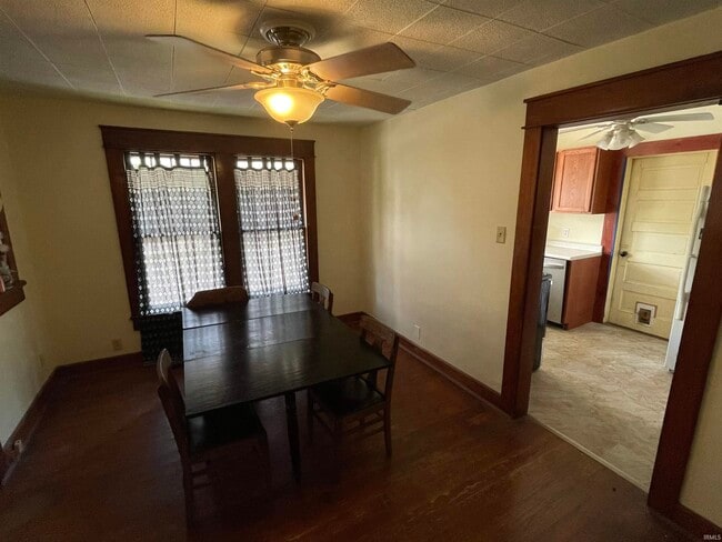 Building Photo - 2424 S Milton Dr